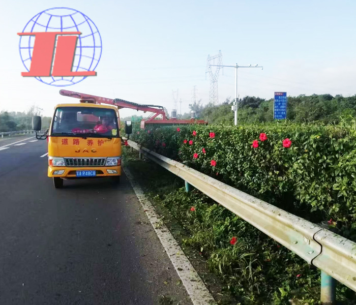 青岛绿化修剪车